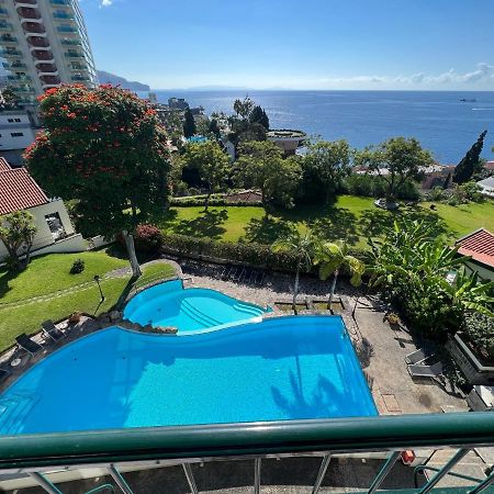 Luxury Oceanfront At Reid'S Gardens Apartment ฟุงชาล ภายนอก รูปภาพ